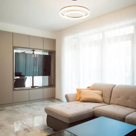 Apartment Aprili *