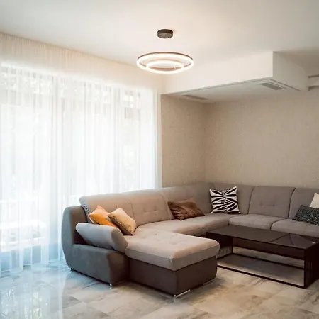Apartment Aprili *