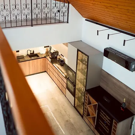Aprili Apartment