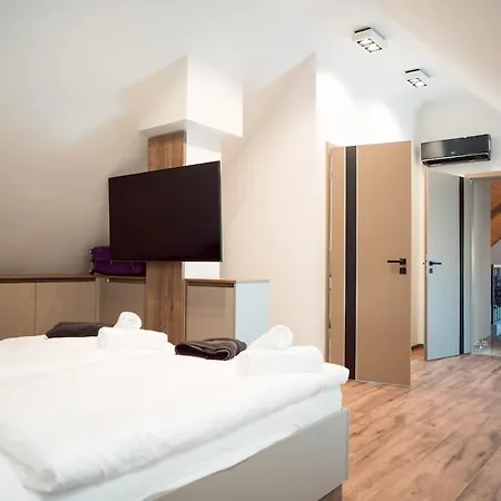 Aprili Apartment